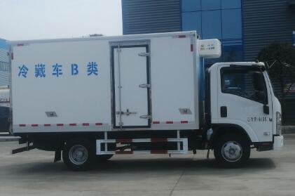 程力威牌CLW5040XLCQ6型冷藏車