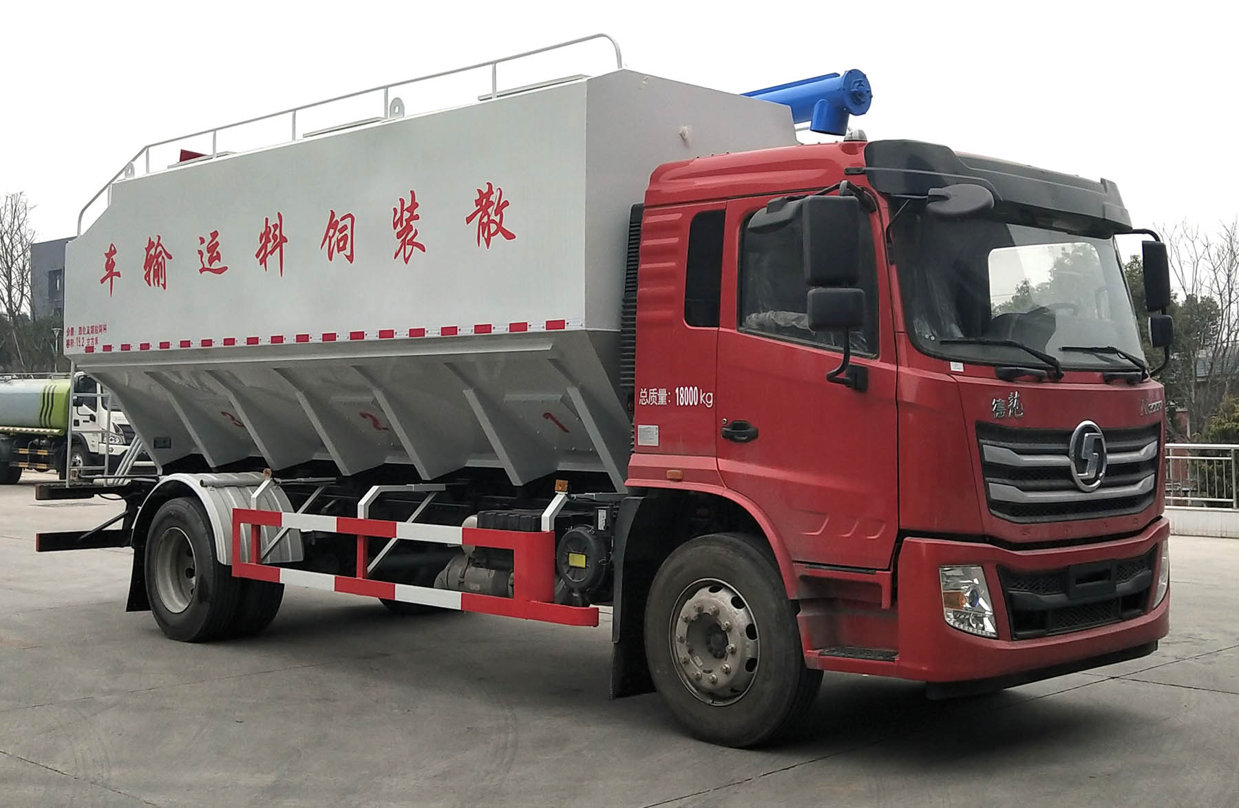 程力威牌CLW5184ZSLS6型散裝飼料運輸車